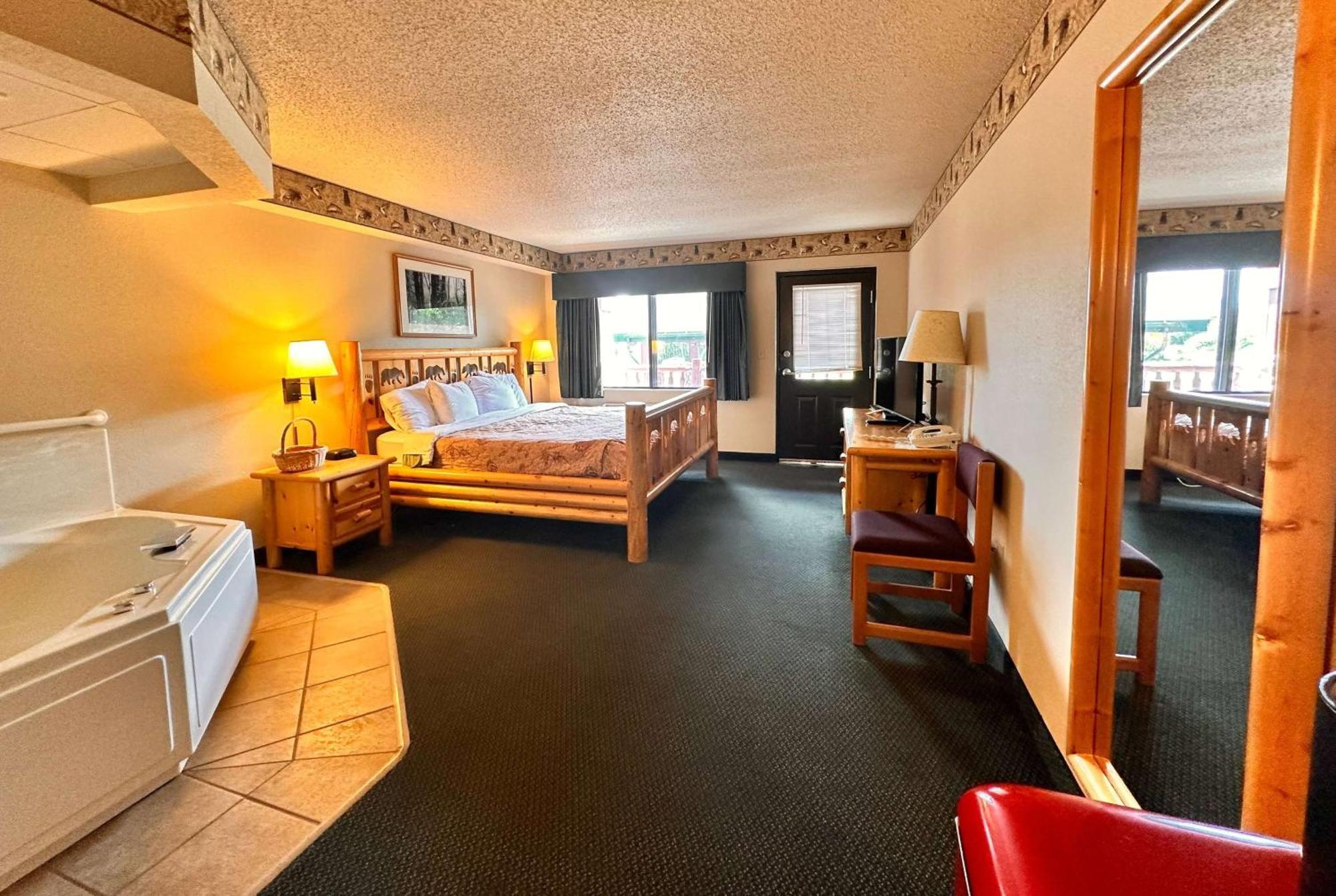 Shell Lake Lodge, A Travelodge By Wyndham Exterior photo
