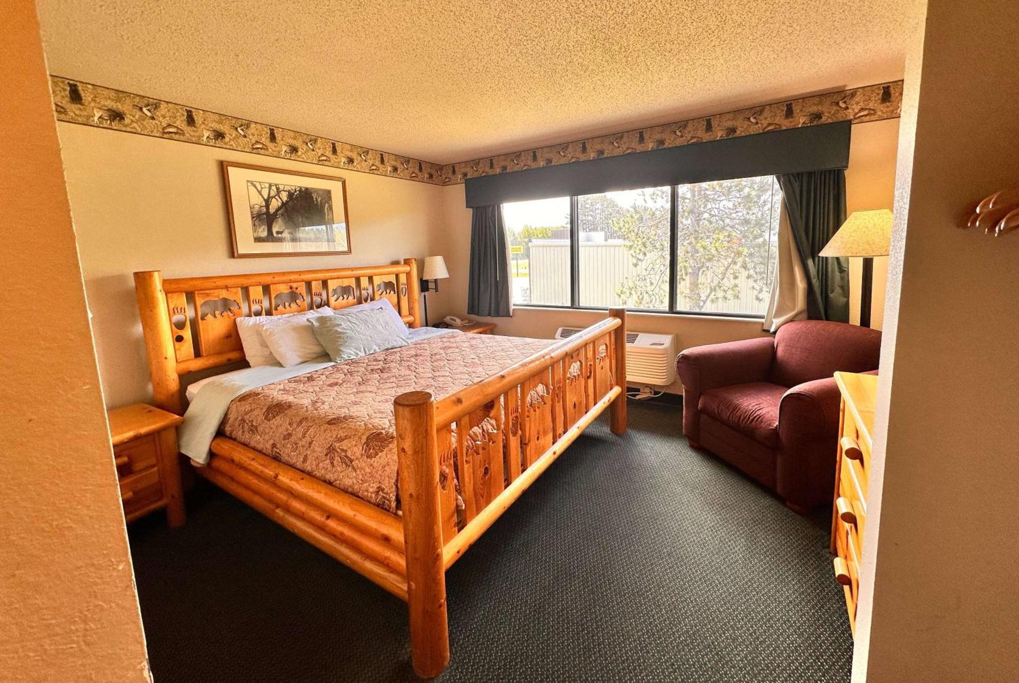 Shell Lake Lodge, A Travelodge By Wyndham Exterior photo