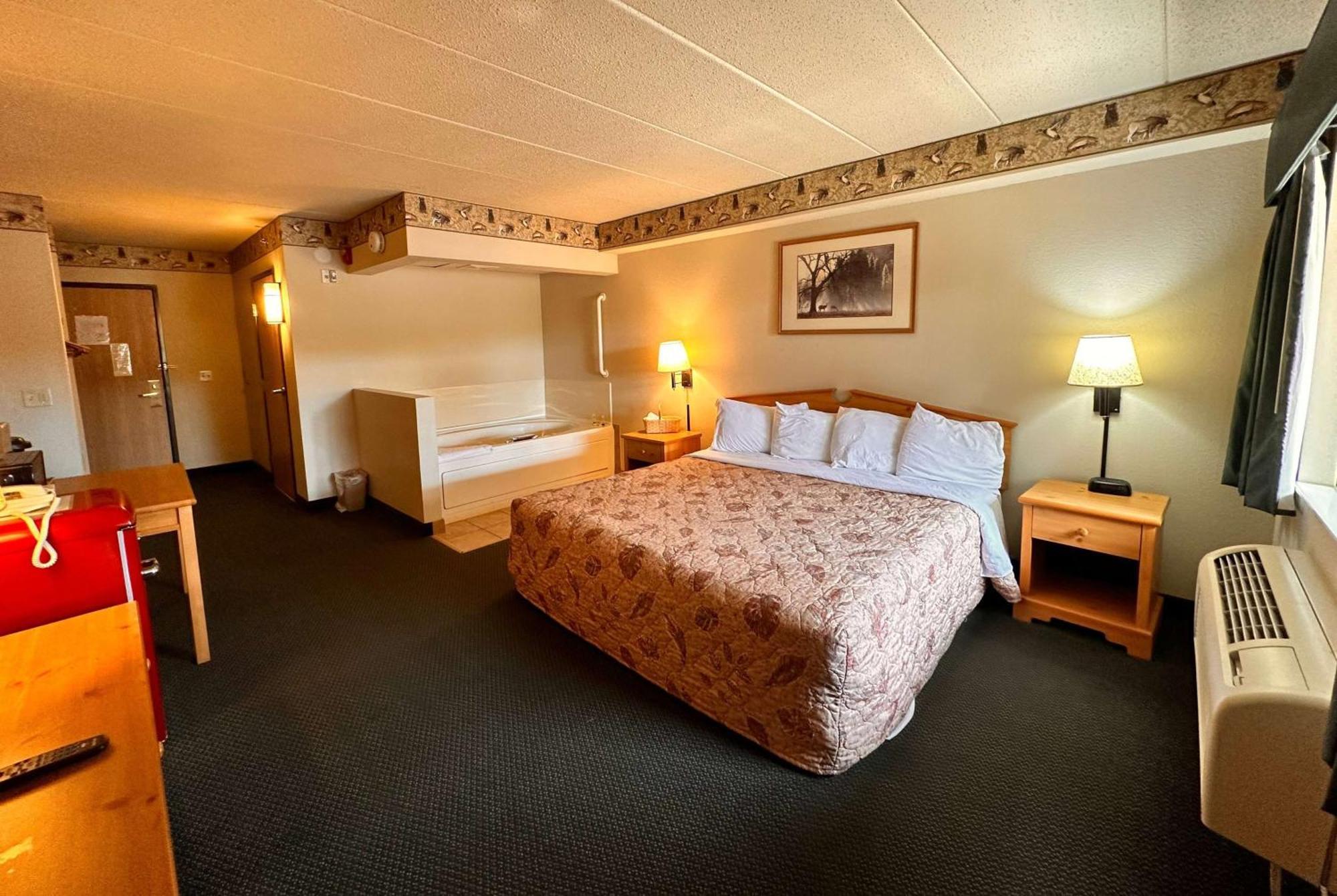 Shell Lake Lodge, A Travelodge By Wyndham Exterior photo