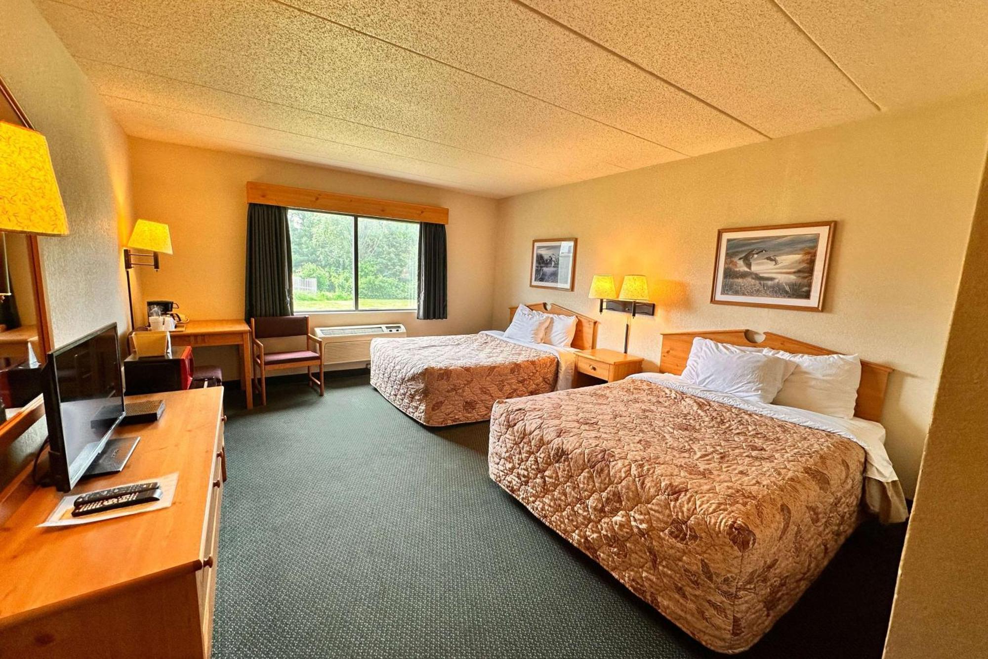 Shell Lake Lodge, A Travelodge By Wyndham Exterior photo