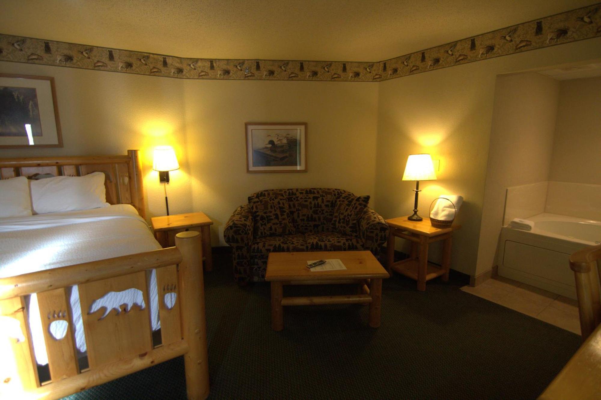 Shell Lake Lodge, A Travelodge By Wyndham Exterior photo