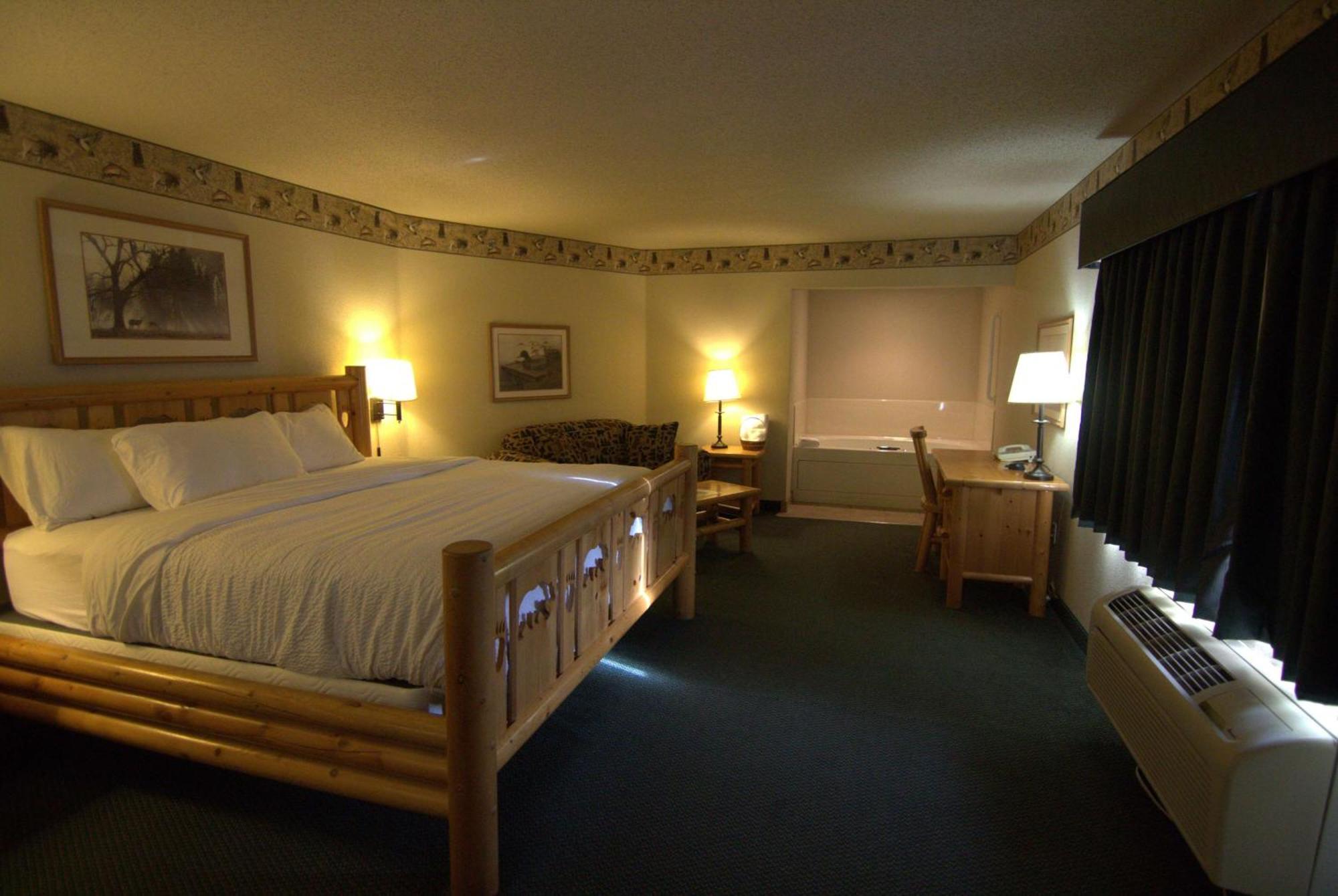 Shell Lake Lodge, A Travelodge By Wyndham Exterior photo