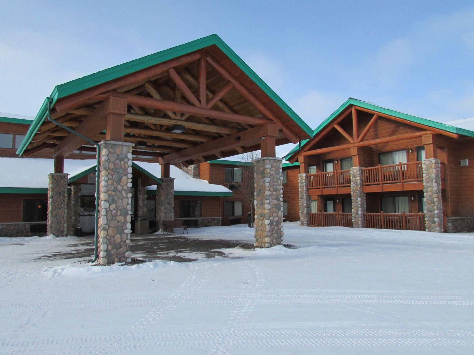 Shell Lake Lodge, A Travelodge By Wyndham Exterior photo